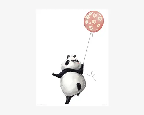 Illustration af en sød, buttet panda, der holder en snor med en lyserød ballon dekoreret med hvide blomster. Pandaen har et glad udtryk, med den ene arm løftet og det ene ben løftet, som om den svæver eller danser. Baggrunden er helt hvid, hvilket får den legende panda og den blomstrede ballon til at træde tydeligt frem.