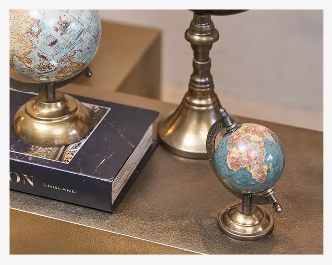 Globus m/fod blå Ø.7xH.15 cm 