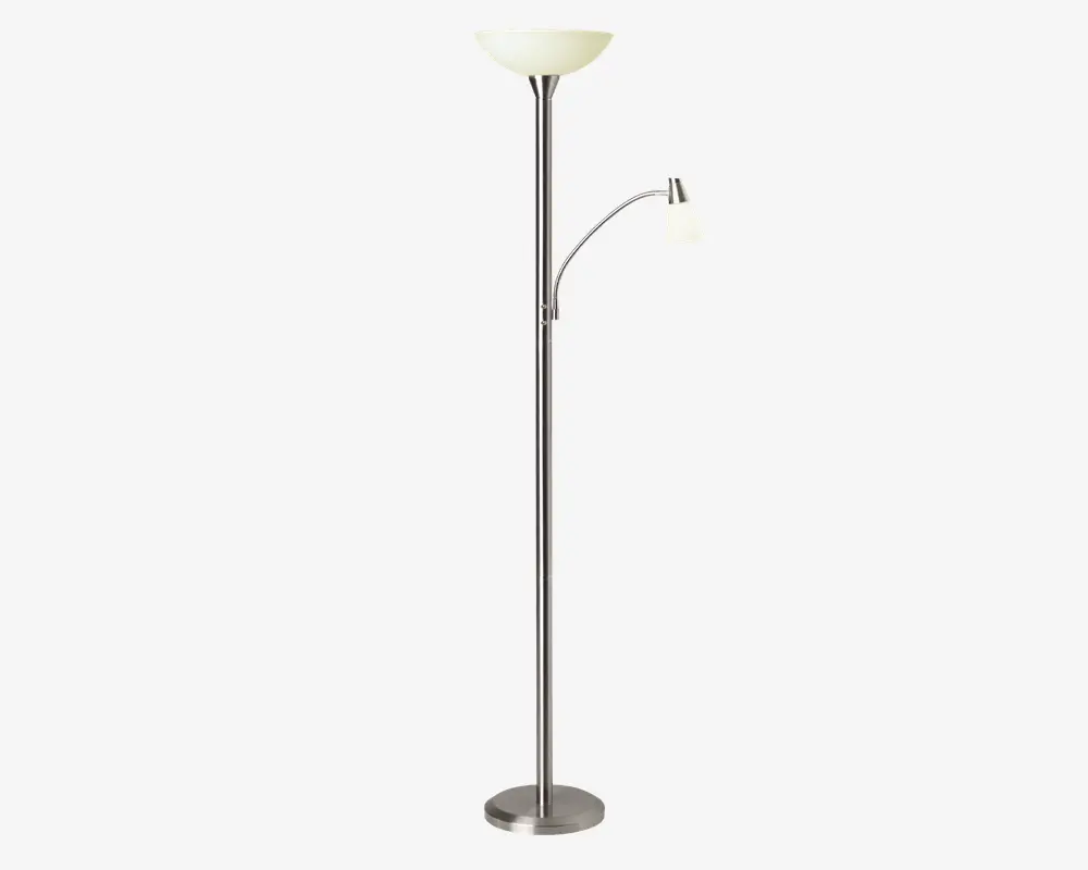 Høj gulvlampe med børstet metalfinish, rund opadrettet skærm i mat glas øverst og en mindre, justerbar læselampe med tilsvarende mat glasskærm på en buet arm, der går ud fra hovedstangen. Lampen har en rund, stabil fod.