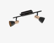 Moderne loftmonteret lampe med to justerbare spotlys. Hvert spotlys har en mat sort konisk skærm kombineret med en cylindrisk base i metalguld. Lampen er monteret på en rektangulær sort base med en vandret stang, der bærer spotlysene og giver mulighed for retningsbestemt belysning.