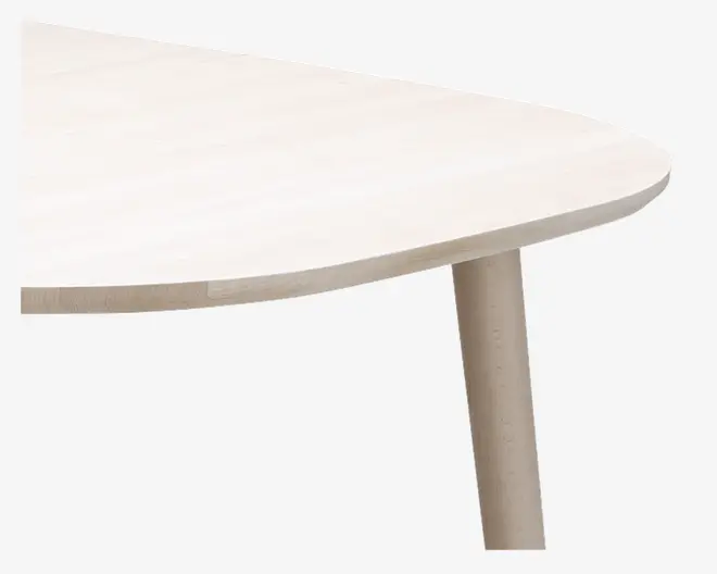 Nærbillede af et hjørne på et lyst træbord med en glat, afrundet kant og et enkelt cylindrisk ben. Bordpladen har en naturlig, mat finish, der fremhæver træets årer.