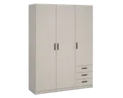 Et moderne, fritstående garderobeskab med mat beige finish. Skabet har tre høje låger med slanke sorte greb samt tre rummelige skuffer nederst til højre, også med sorte greb. Designet er minimalistisk og funktionelt, velegnet til forskellige soveværelsesstile.