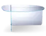Moderne glasbord med oval bordplade og et unikt design, hvor to lodrette glasplader fungerer som støtte. Pladerne krydser hinanden i en ret vinkel, hvilket giver et minimalistisk og transparent udtryk. Glaskanterne er glatte og let afrundede, hvilket øger både sikkerhed og æstetik.