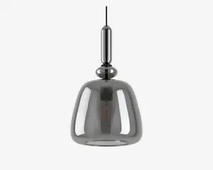 Loftlampe med en blank, røggrå glasskærm i en rund, klokkeformet udformning. Skærmen er semitransparent, så man kan ane pæren indeni. Lampen hænger i en sort ledning og har en stilren, metallisk detalje over skærmen, hvilket giver et moderne og elegant udtryk.