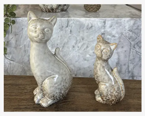 Porcelæn kat sand H.17,5 cm