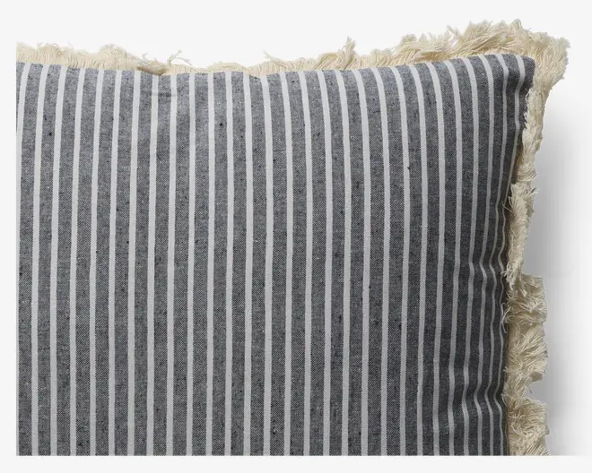 Pude blå m/frynser 45x45 cm