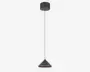 Loftlampe med mat sort finish, konisk skærm og en slank, lige stang, der forbinder skærmen med en rund loftroset. Designet er minimalistisk og moderne, velegnet til nutidige indretninger.