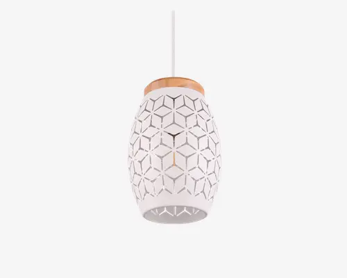 Loftlampe med en hvid metalskærm i geometrisk mønster, der har bikube-lignende udskæringer. Toppen af skærmen har en trædetalje, og lampen hænger i en hvid ledning. De åbne udskæringer lader lyset skinne igennem og skaber dekorative mønstre.