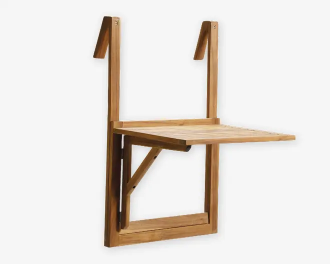 Et vægmonteret sammenklappeligt bord i træ med en naturlig finish. Bordet har to lodrette støttearme med kroge øverst til ophængning samt en rektangulær bordplade, der kan foldes ned, når den bruges. Der er diagonale støtter under bordpladen for ekstra stabilitet. Designet er kompakt og pladsbesparende, ideelt til små rum eller multifunktionelle områder.