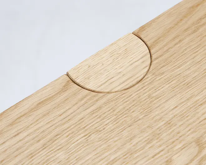 Reolopstilling med døre og skuffer oileret eg