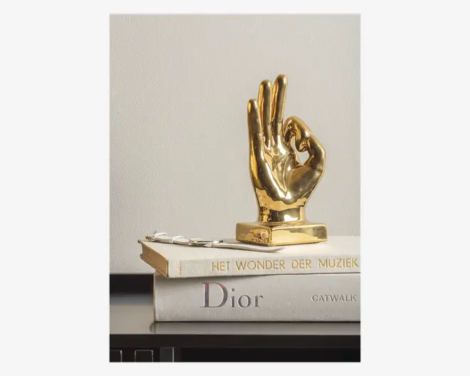 Figur perfekt guldfarvet H.21 cm 