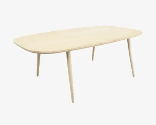 Bord i lyst træ med en glat, rektangulær bordplade med afrundede hjørner og kanter. Støttes af fire slanke, let udadskrånende ben, hvilket giver et moderne og minimalistisk udtryk. Overfladen har en naturlig træstruktur.