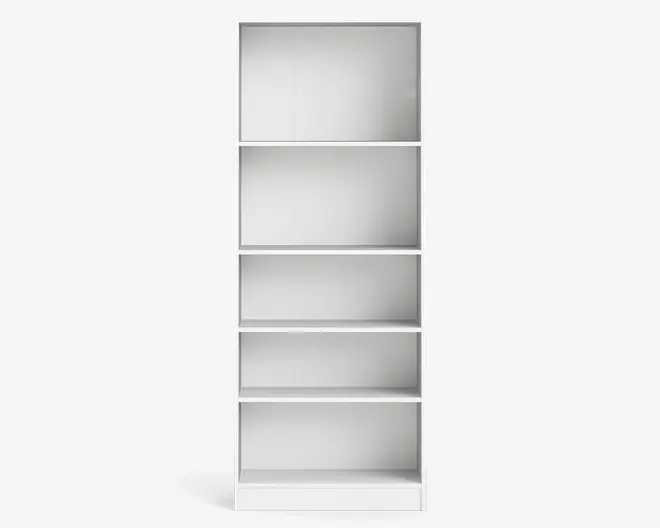 Høj, rektangulær reol med hvid finish, der har fem jævnt fordelte hylder. Designet er minimalistisk og moderne med rene linjer og en glat overflade. Hylderne er åbne, hvilket giver nem adgang og god synlighed til opbevarede genstande.