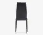 Forfra set høj sort stol med glat polstret ryglæn, slanke lige ben og et enkelt moderne design.