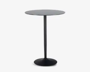 Et moderne, rundt bord med en glat, mat sort overflade. Bordet har et enkelt, slankt midterben, der går ned til en bred, cirkulær fod for stabilitet. Designet er minimalistisk og stilrent, velegnet til moderne indretning eller erhvervsmiljøer.