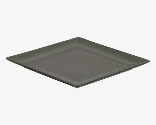 En firkantet tallerken med en glat, blank overflade i mørkegrå farve. Tallerkenen har let hævede kanter og en flad midte, hvilket giver et moderne og minimalistisk udtryk.