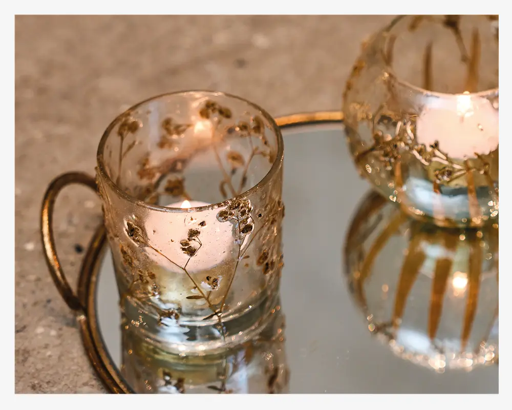 Fyrfadsstage glas m/blomster H.8 cm 
