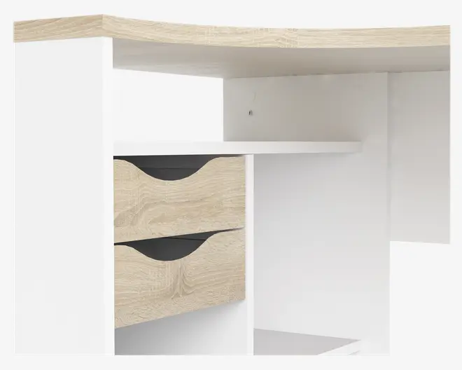 Nærbillede af et møbel med hvid ramme, lys træstruktur på toppen og skuffefronter i samme lyse trælook. Enheden har to skuffer med buede udskæringer som greb, en åben hylde over skufferne og et ekstra åbent rum nederst. Designet kombinerer moderne hvide flader med naturlige trædetaljer for et moderne udtryk.