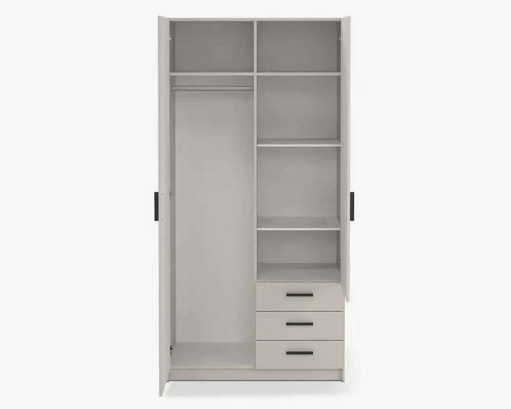 Et garderobeskab indvendigt med flere opbevaringsmuligheder: til venstre er der et højt rum med bøjlestang til tøj og en hylde øverst. Til højre er der fire åbne hylder til sammenlagt tøj eller tilbehør, og under hylderne er der tre udtræksskuffer med vandrette greb. Skabet har en glat, lysegrå finish.