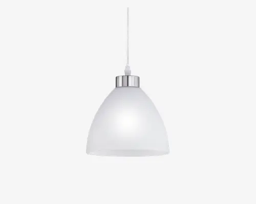 Hængelampe med en kuppelformet skærm i mat glas og en blank metalfatning øverst. Lampen hænger i en hvid ledning, hvilket giver et enkelt og moderne udtryk. Det matte glas spreder lyset og giver en blød, jævn belysning.