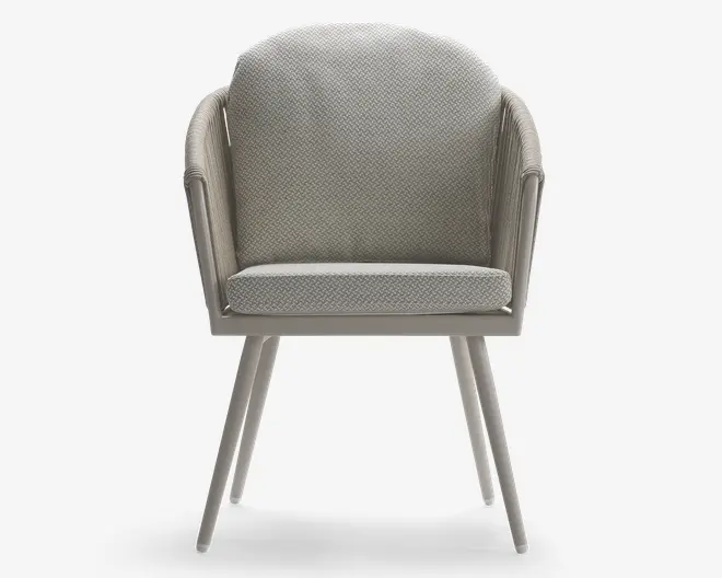 Havestol i cremefarvet inkl. hynde