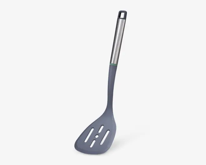 Spatel med huller sort L.34 cm