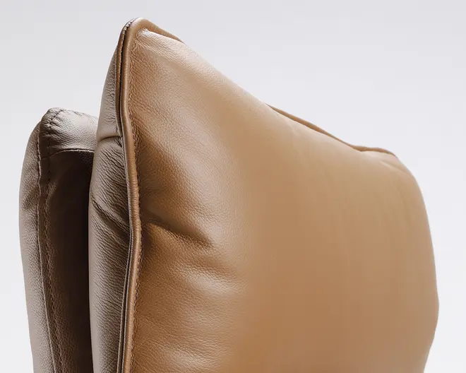 Drejestol m/indbygget skammel og 0-gravity