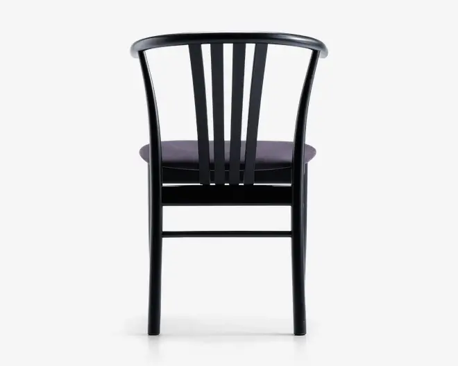 Spisebordsstol i sortlakeret bøg