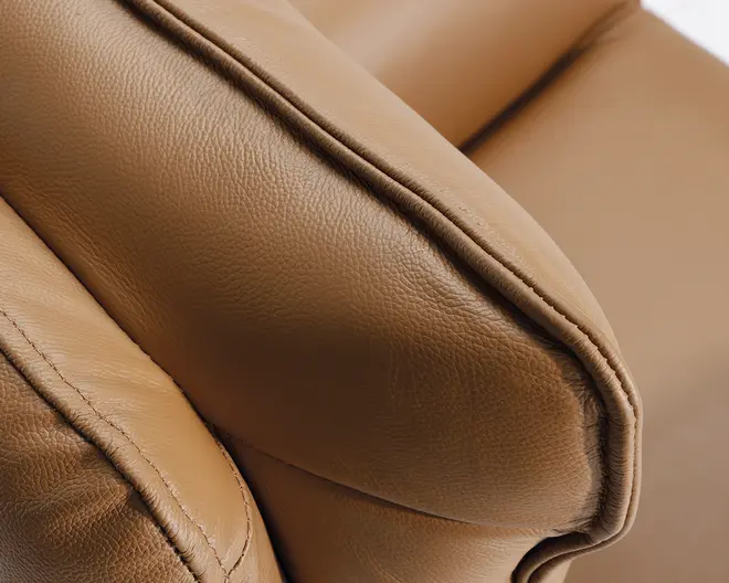 Drejestol m/indbygget skammel og 0-gravity