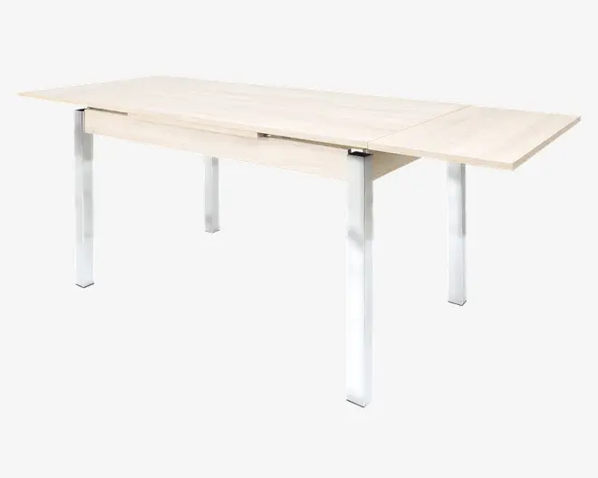 Rektangulært bord med lys træfinish og fire lige, metalben. Bordet har et udtrækkeligt design med ekstra plader i begge ender, hvilket giver mulighed for flere siddepladser. Overfladen er glat, og stilen er moderne og minimalistisk.