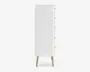 Høj, rektangulær skab med en glat hvid frontlåge og fire skråtstillede træben. Designet er minimalistisk uden synlige greb eller udsmykning, hvilket giver et rent og moderne udtryk.