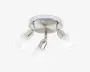 Loftmonteret lampe med rund base i børstet metal og tre justerbare arme, hver med en mat glas-skærm. Armene er jævnt fordelt og kan rettes, så lyset fokuseres i forskellige retninger. Designet er moderne og stilrent, velegnet til nutidige indretninger.