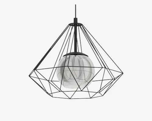 Loftlampe med et geometrisk, sort metalstel i diamantform og en central klar glaskugle, der omslutter pæren. Designet kombinerer moderne og industrielt udtryk med en åben struktur, som giver bred lysspredning. Lampen hænger fra en lige stang, hvilket understreger det moderne look.