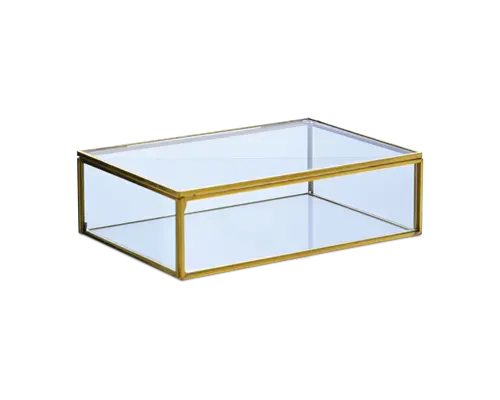 Rektangulær glasæske med guldfarvet metalramme. Æsken har klare glasplader på alle sider, inklusive toppen, hvilket giver fuldt indblik i indholdet. Kanterne er pænt sammensat, og den gyldne ramme giver et elegant og moderne udtryk. Æsken ser ud til at have et hængslet låg for nem adgang.