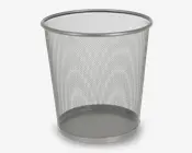 Rund affaldskurv lavet af sølvfarvet metalnet med forstærket kant og bund for ekstra holdbarhed. Netdesignet giver synlighed af indholdet og fremmer luftcirkulation for at reducere lugtgener. Let og velegnet til brug på kontorer eller i hjemmet.