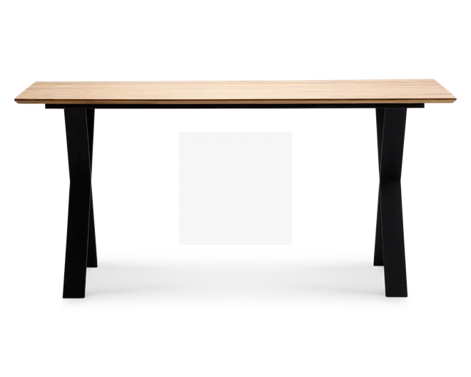 Rektangulært bord med en lys træbordplade og solide, skråtstillede sorte metalben. Bordpladen har en glat overflade med synlig træstruktur, og benene er let udadbuede for ekstra stabilitet og et moderne udtryk.