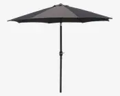 Stor udendørs parasol med rund, bred skærm i en ensfarvet mørkegrå nuance. Skærmen understøttes af en solid midterstang i metal, som har et håndsving til nem åbning og lukning. Parasollen har et enkelt, moderne design, der passer til terrasse eller have.