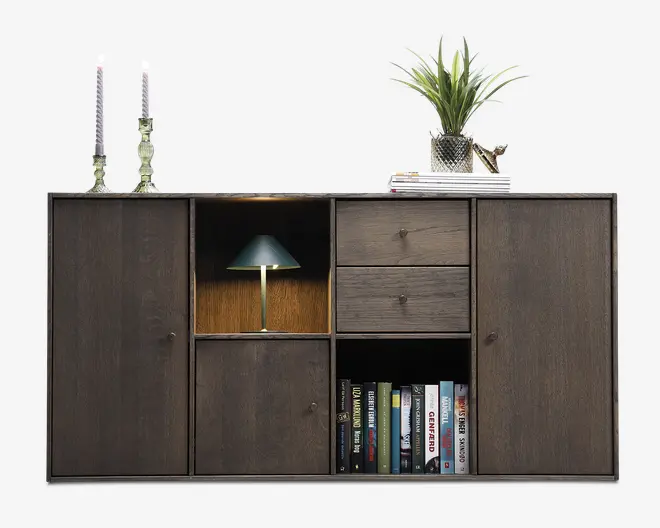 Reolopstilling med døre og skuffer røget eg