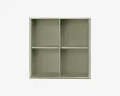 En kvadratisk reol med mat olivengrøn finish, der har fire lige store åbne rum arrangeret i et 2x2 gitter. Hylderne har rene, lige kanter og et minimalistisk design, velegnet til organisering af bøger, dekoration eller opbevaringskurve.