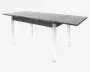 Rektangulært bord med mørk bordplade og udtræksplader i begge ender, understøttet af fire lige, sølvfarvede metalben. Bordet har et moderne, minimalistisk design med rene linjer og en glat overflade.