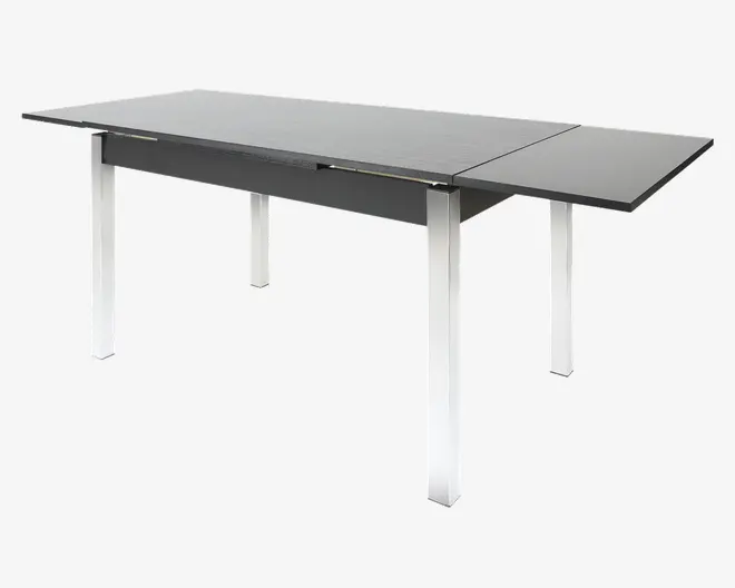 Rektangulært bord med mørk bordplade og udtræksplader i begge ender, understøttet af fire lige, sølvfarvede metalben. Bordet har et moderne, minimalistisk design med rene linjer og en glat overflade.