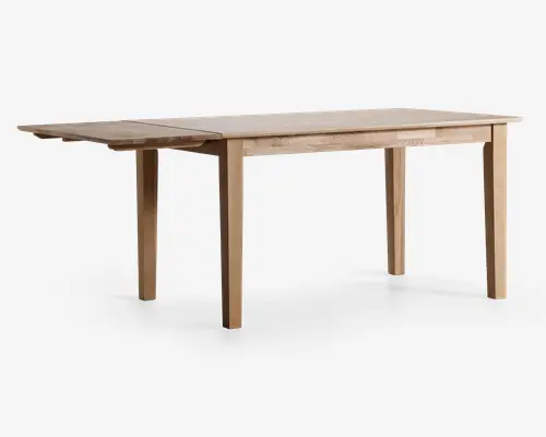 Rektangulært bord i træ med naturfinish, der har en udtræksplade i den ene ende. Bordet har lige, solide ben og en glat bordplade. Udtræksmekanismen er synlig og viser, hvordan bordet kan forlænges for at give plads til flere personer.