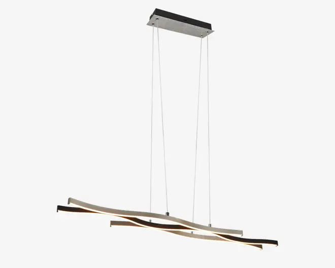 Moderne pendellampe med rektangulær loftsbeslag i mat finish. To slanke, parallelle ophængningskabler holder en skulpturel, bølgeformet vandret lysbjælke. Lysbjælken har en elegant metalramme med integreret LED-belysning, hvilket giver et rent og moderne udtryk. Velegnet over spiseborde eller køkkenøer, lampen har justerbar ophængningshøjde og et minimalistisk design.