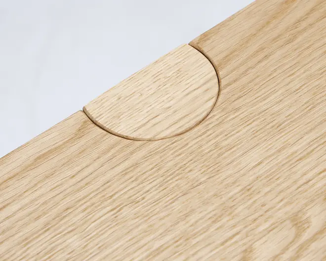 Reolopstilling med døre og skuffer olieret eg