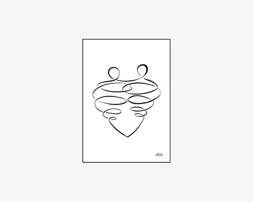Minimalistisk sort stregtegning med to abstrakte menneskefigurer i en omfavnelse, dannet af sammenhængende, snoede linjer, der tilsammen danner en hjerteform. Designet er centreret på en hvid baggrund med en lille kunstnersignatur i nederste højre hjørne.