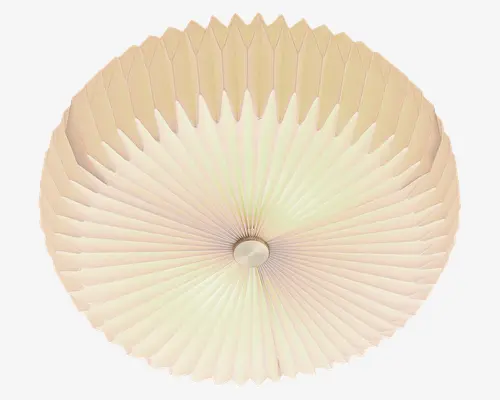 Rund loftlampe med et plisseret, vifteformet design i en blød beige farve. Lampeskærmen har jævnt fordelte folder, der stråler ud fra et centralt punkt og giver et tekstureret og elegant udtryk. Midten afsluttes med en glat, cirkulær knop.