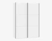 Høj, rektangulær opbevaringsenhed med en glat hvid overflade, der har to store skydedøre, hver opdelt i tre vandrette paneler. Designet er minimalistisk og moderne med rene linjer og uden synlige greb eller dekorative detaljer.