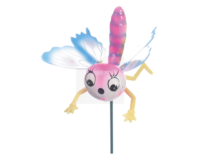 Dekorativ havepynt formet som et fantasifuldt insekt med en rund, lyserød og hvid krop, store udtryksfulde øjne og lange øjenvipper. Den har to par gennemsigtige vinger med blå detaljer, en stribet lyserød og lilla hale samt gule, bøjede trådben. Pynten er monteret på en metalpind, så den nemt kan placeres i jorden.