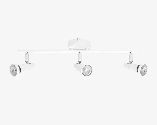 Moderne loftmonteret spotlys med hvid finish. Har tre justerbare cylindriske spots, der sidder på en lige, vandret skinne, hvilket giver mulighed for retningsbestemt belysning. Hver spot har en kromdetalje ved basen, og lampen er designet til nem montering på flade lofter.