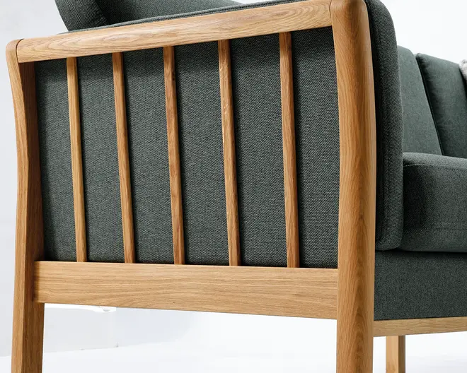 Hjørnesofa grøn med massive trægavle